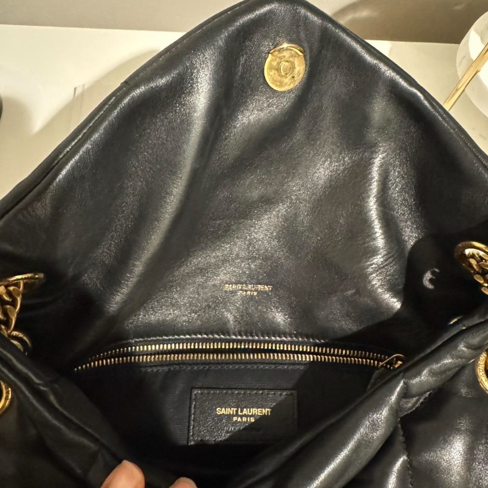 Saint Laurent Black Leather Shoulder Bag with Gold Details - Picture 4 of 4